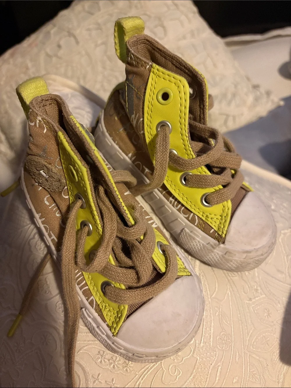 Converse